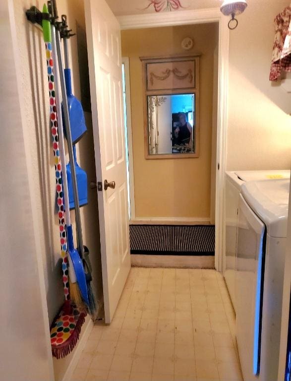507 Dusty Leather Ct, Pflugerville, TX 78660 - laundry room featuring separate washer and dryer