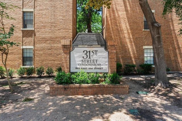 203 E 31st St Unit 304, Austin, TX 78705 - view of community sign