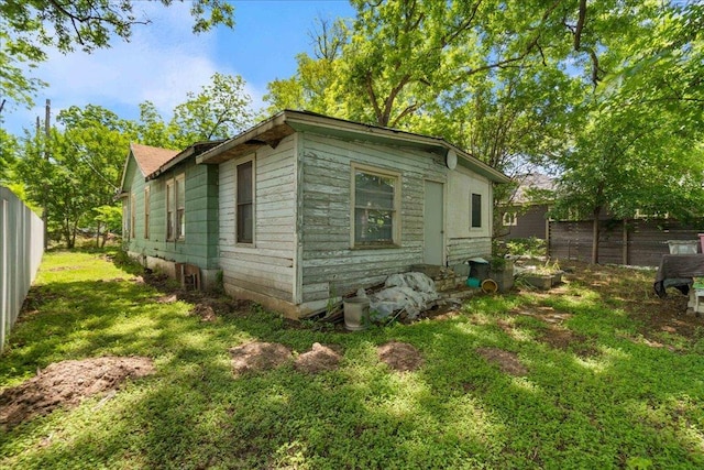 1114 Linden St Unit 2, Austin, TX 78702 - view of side of property featuring a fenced backyard