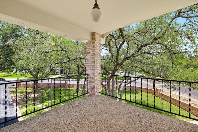 7606 Mesa Dr, Austin, TX 78731 - view of patio / terrace