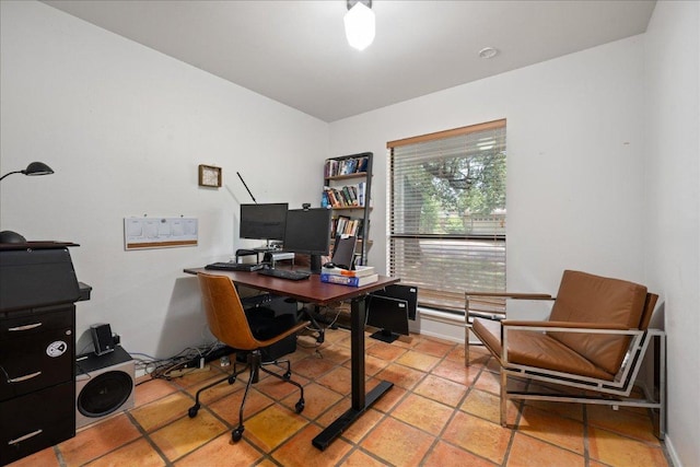 8102 Shadowood Dr, Austin, TX 78757 - view of home office