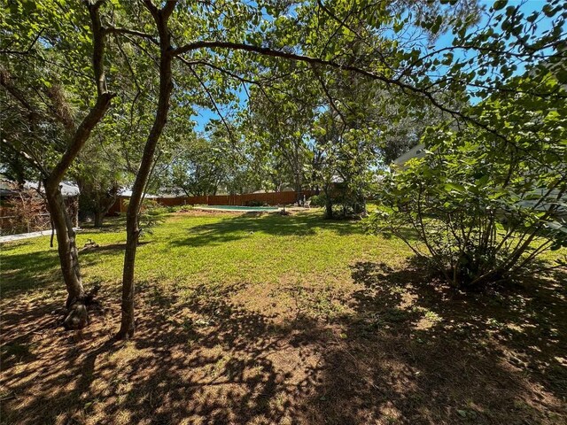 407 4th Ave, Smithville, TX 78957 - view of yard