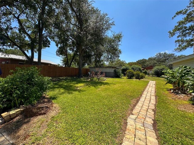 407 4th Ave, Smithville, TX 78957 - view of yard