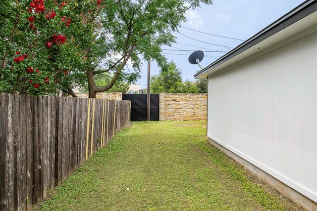 613 Broken Bow Dr, Round Rock, TX 78681 - view of yard