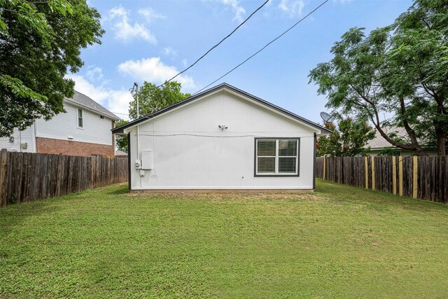 613 Broken Bow Dr, Round Rock, TX 78681 - back of property featuring a fenced backyard