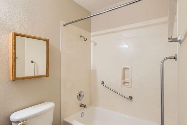 132 Hillhouse Ln, Manchaca, TX 78652 - bathroom with bathtub / shower combination and toilet