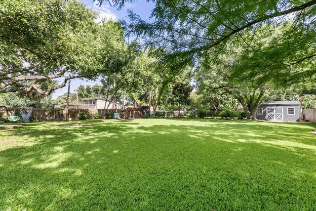 9404 Sherbrooke St, Austin, TX 78729 - photo 37
