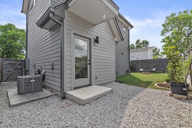 5006 Lott Ave Unit 2, Austin, TX 78721 - back of house featuring a fenced backyard