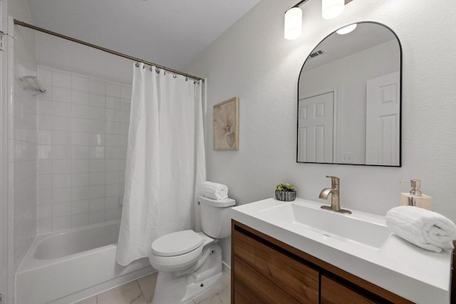 11305 Deputy Dr, Austin, TX 78748 - bathroom with vanity and shower / bathtub combination with curtain