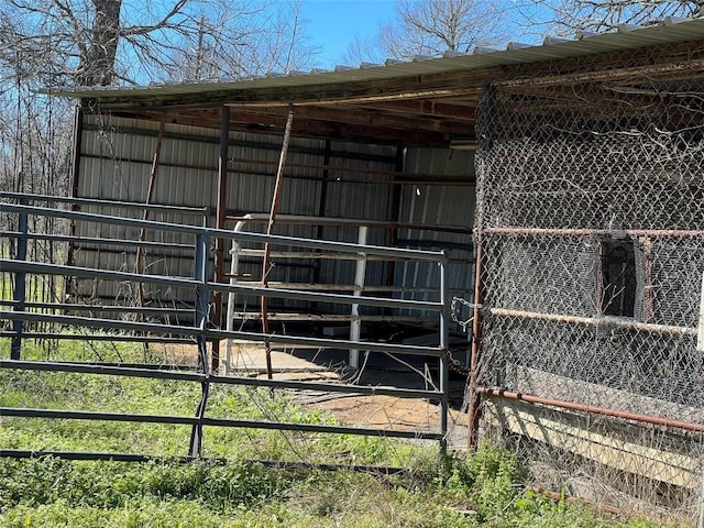 175 Settlers Trl, Elgin, TX 78621 - view of outbuilding with an exterior structure