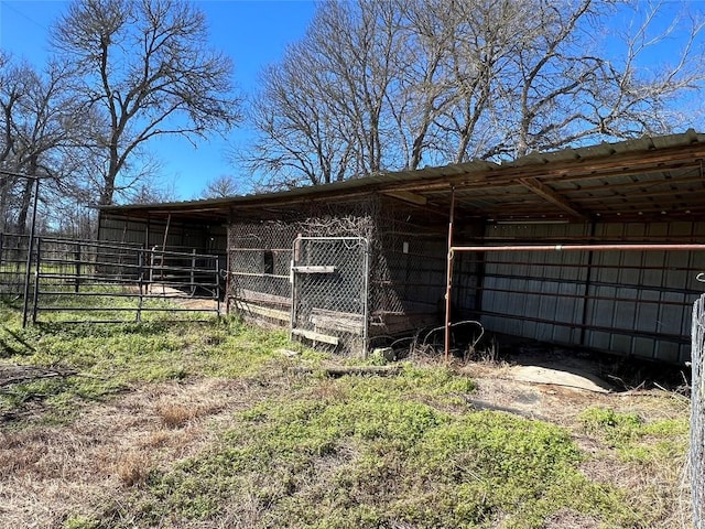 175 Settlers Trl, Elgin, TX 78621 - view of outdoor structure with an exterior structure