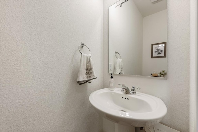 7304 Fall Ray Dr, Del Valle, TX 78617 - bathroom with a sink