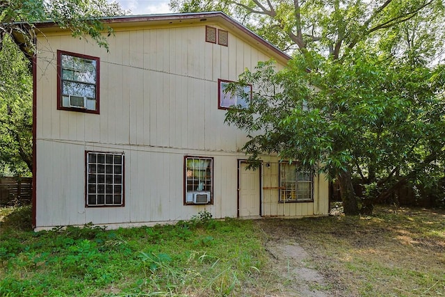 6110 Calmar Cv, Austin, TX 78721 - rear view of house