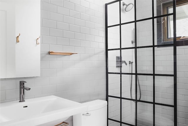 2410 W 9th St, Austin, TX 78703 - full bath featuring tile walls and a tile shower