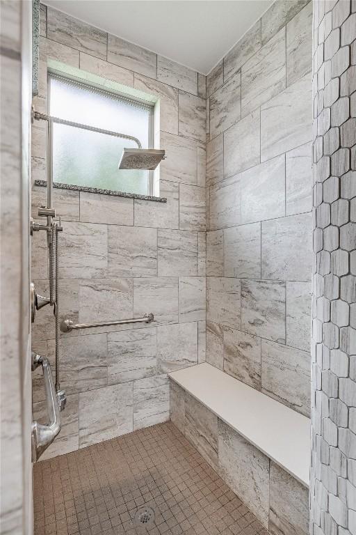 232 Cimarron Hills Trl E, Georgetown, TX 78628 - bathroom with a tile shower