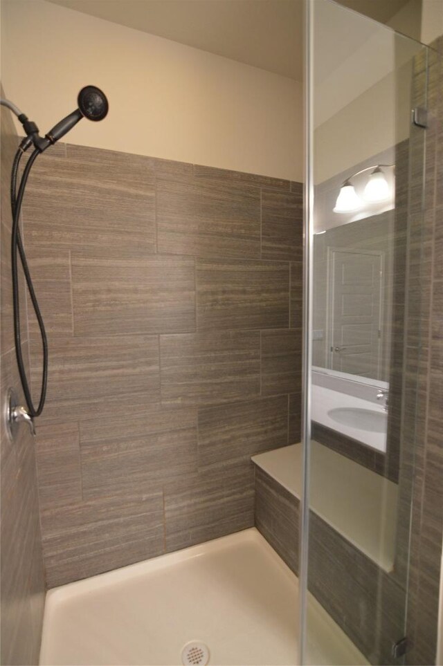 6814 E Riverside Dr Unit 52, Austin, TX 78741 - full bathroom with a stall shower