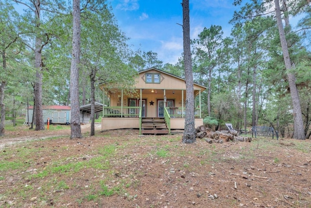 928 Moccasin Trl, La Grange, TX 78945 - view of front of property with covered porch