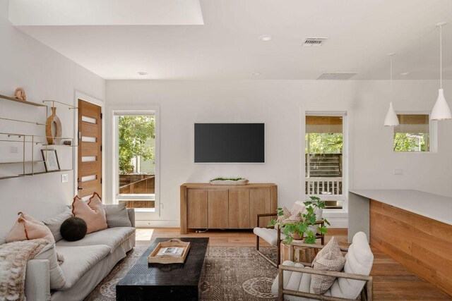 2211 Canterbury St, Austin, TX 78702 - photo 5