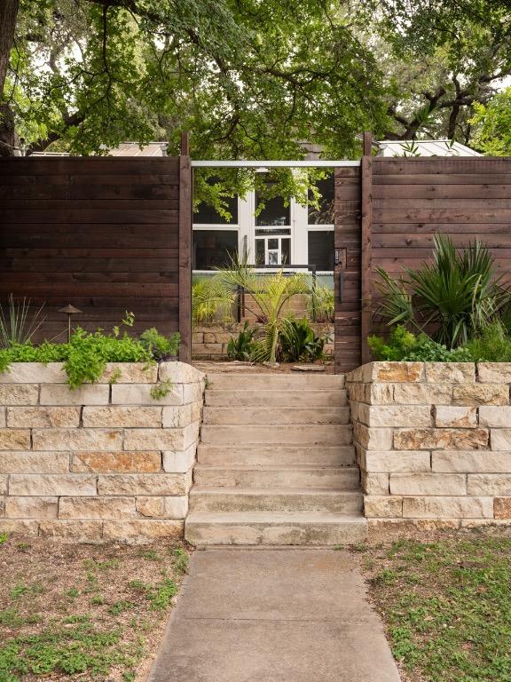 1005 E Riverside Dr, Austin, TX 78704 - view of gate