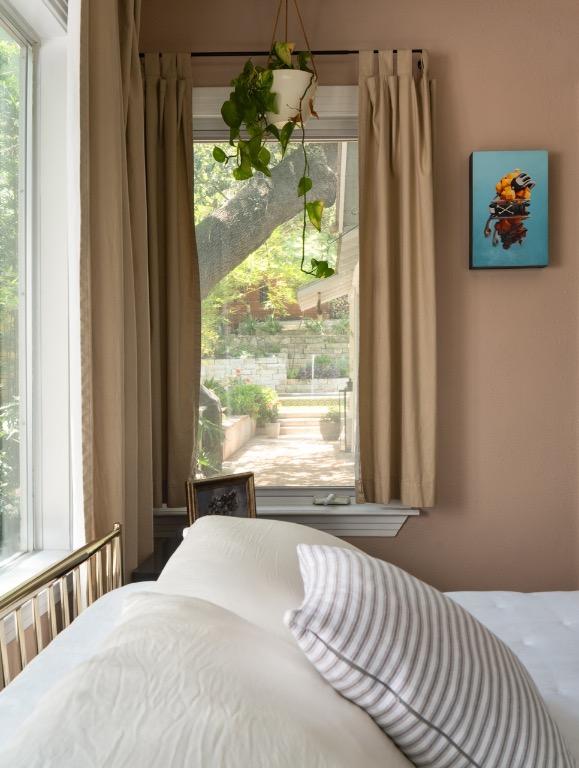 1005 E Riverside Dr, Austin, TX 78704 - bedroom with multiple windows