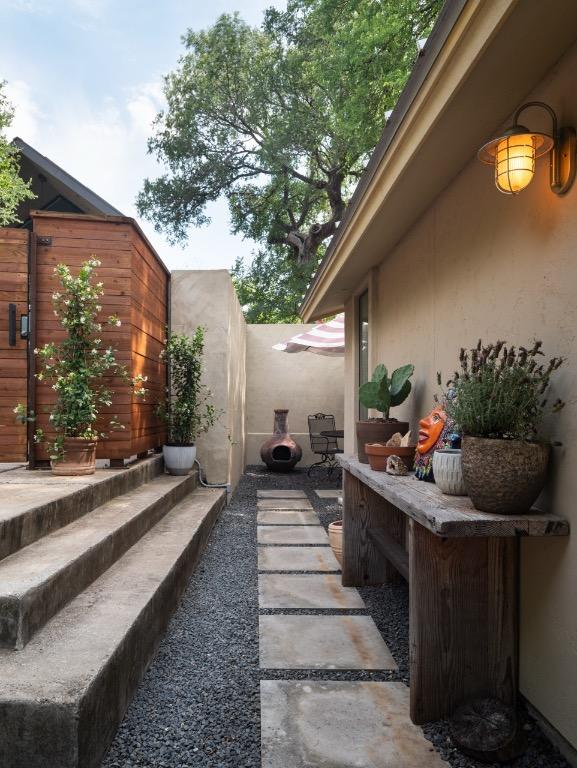 1005 E Riverside Dr, Austin, TX 78704 - view of patio