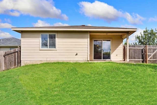 109 Onyx Lake Dr, Kyle, TX 78640 - back of property featuring a fenced backyard