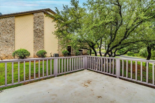 501 Highlands Blvd Unit 13, Horseshoe Bay, TX 78657 - view of patio / terrace