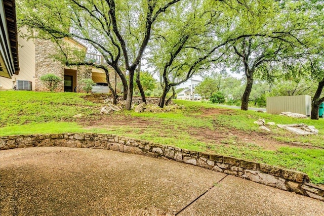 501 Highlands Blvd Unit 13, Horseshoe Bay, TX 78657 - view of yard