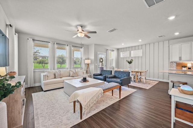 7506 Chesapeake Rail Ln, Austin, TX 78744 - photo 4