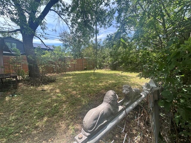 1611 Suffolk Dr, Austin, TX 78723 - view of yard
