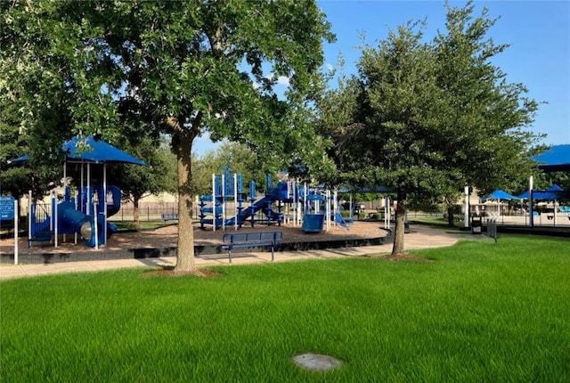 808 Lonesome Lilly Way, Pflugerville, TX 78660 - community playground with a yard