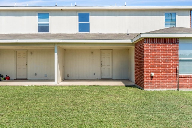 204 Meadowview Ln, Gatesville, TX 76528 - view of front of home with a front yard and brick siding