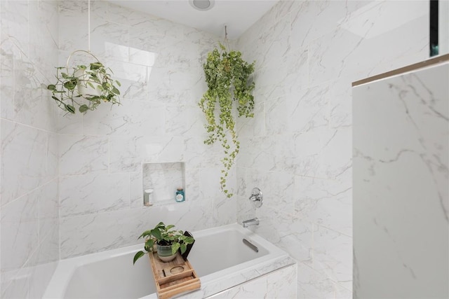 7619 Scenic Brook Dr, Austin, TX 78736 - bathroom with a bathtub