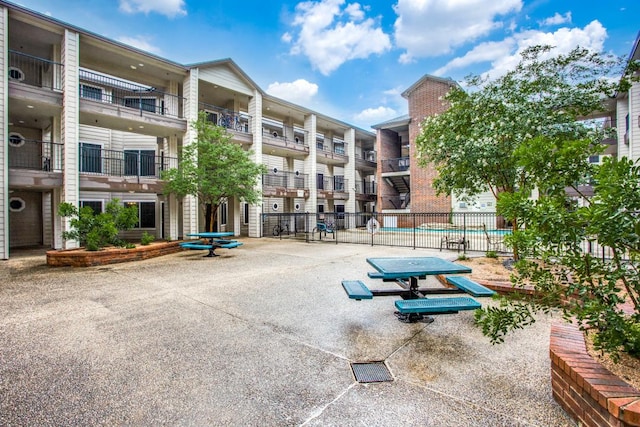 501 W 26th St Unit 105, Austin, TX 78705 - view of community