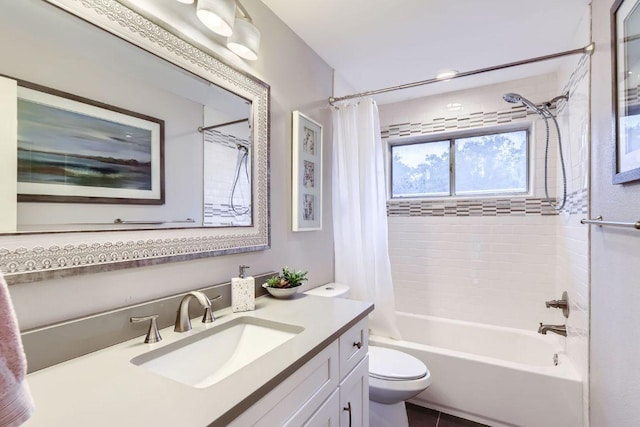 7702 Kincheon Ct, Austin, TX 78749 - full bath featuring shower / bathtub combination with curtain and vanity