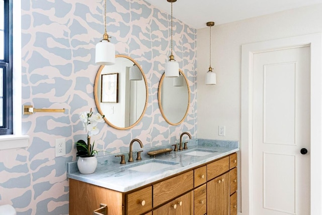 10501 Ronwood Dr, Austin, TX 78750 - full bath featuring wallpapered walls and double vanity