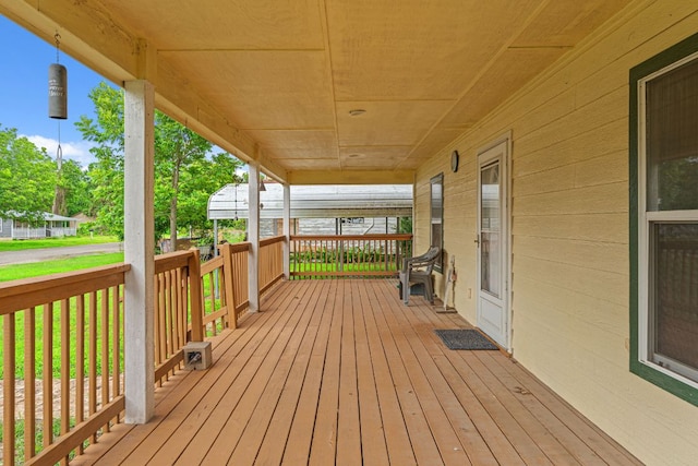 300 Walker St, Smithville, TX 78957 - view of wooden porch