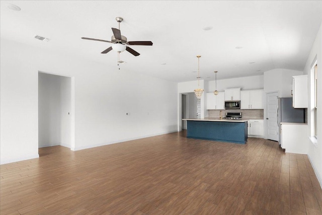 8213 Spire Vw, Austin, TX 78744 - photo 11