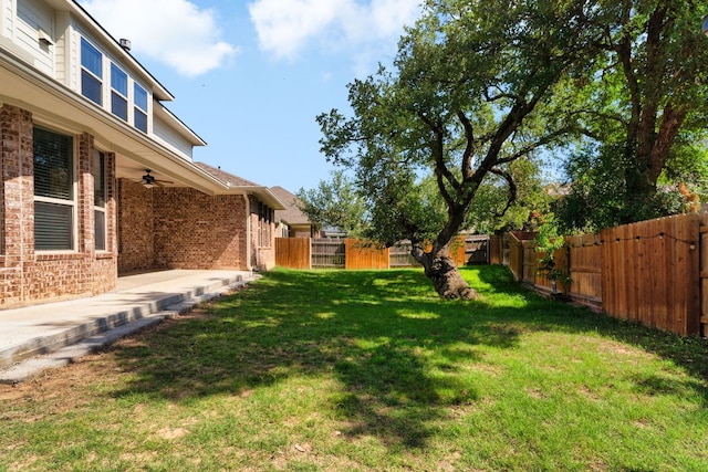 103 County Road 180 Unit 35, Leander, TX 78641 - fenced backyard featuring ceiling fan