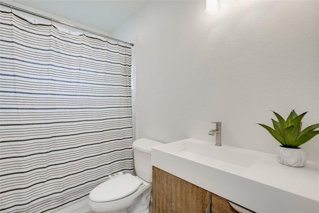 16302 Bates Cv, Pflugerville, TX 78660 - full bath with vanity and a shower with shower curtain