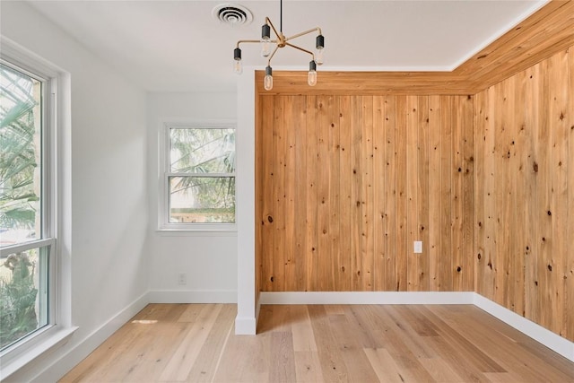 6806 Syracuse Cv, Austin, TX 78723 - spare room with light wood-style floors and baseboards