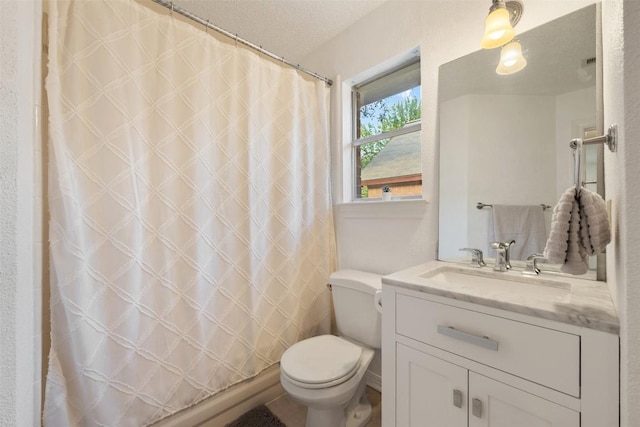 7806 Vail Valley Dr, Austin, TX 78749 - full bath with vanity and curtained shower