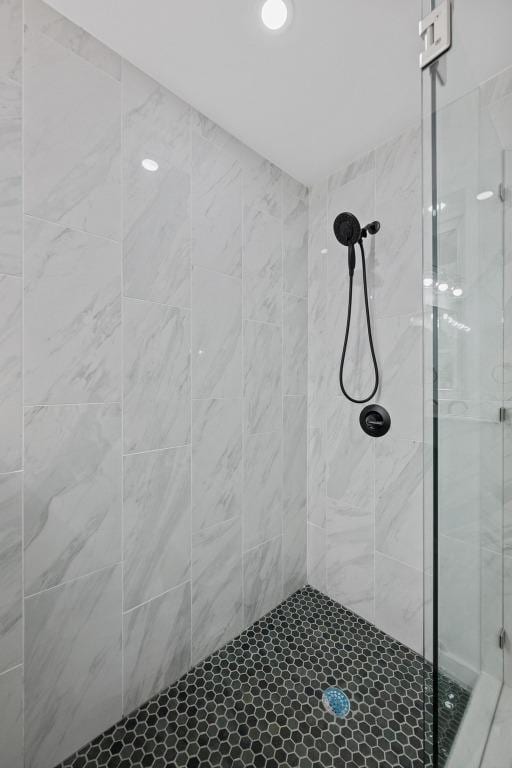 8909 Laurel Grove Dr, Austin, TX 78758 - bathroom featuring a stall shower