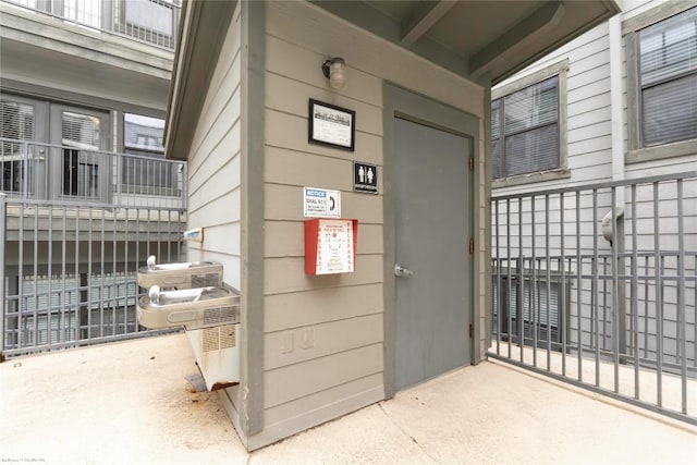 2502 Leon St Unit 305, Austin, TX 78705 - property entrance