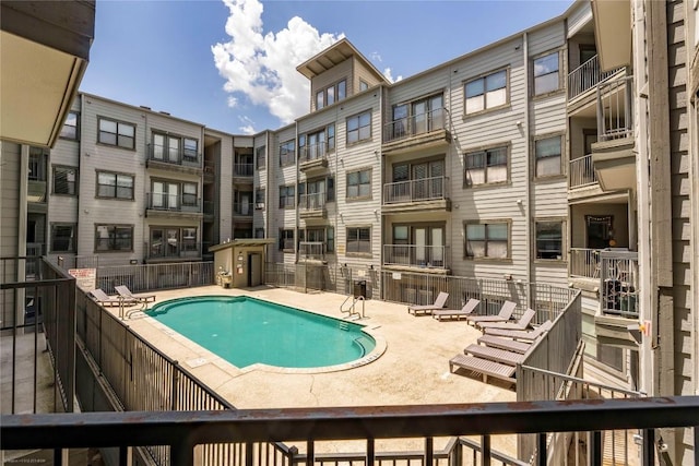 2502 Leon St Unit 305, Austin, TX 78705 - community pool with a patio area