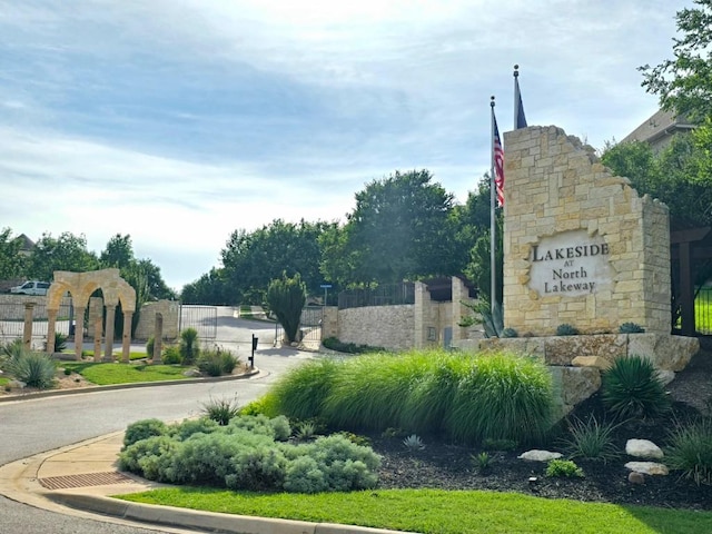 204 Lake Como Dr, Austin, TX 78734 - view of community / neighborhood sign
