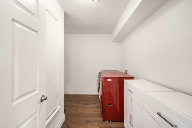 10703 Keystone Bnd, Austin, TX 78750 - spacious closet with dark wood-style flooring