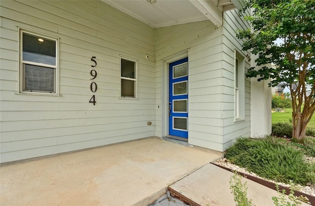 5904 Florencia Ln, Austin, TX 78724 - doorway to property with a patio area