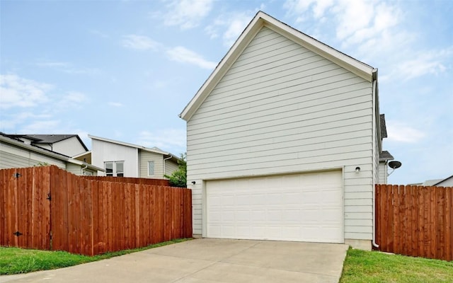 5904 Florencia Ln, Austin, TX 78724 - view of garage