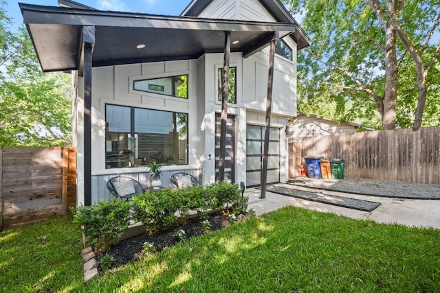 619 Hammack Dr Unit 2, Austin, TX 78752 - exterior space featuring an attached garage